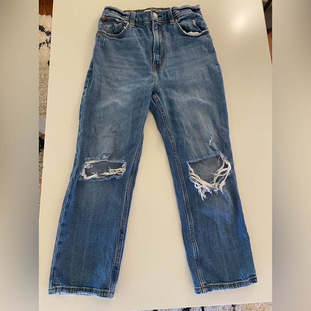 Abercrombie & Fitch The Ankle Straight Ultra High Rise size 26, ripped knees